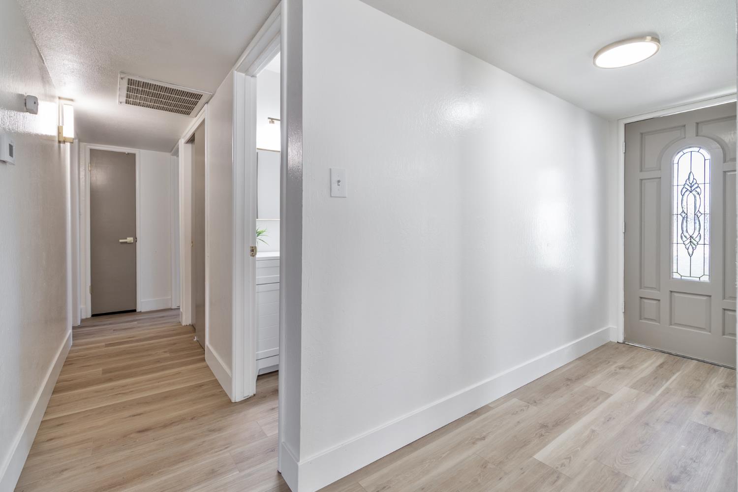 896 W Holland Ave, Clovis, CA 93612