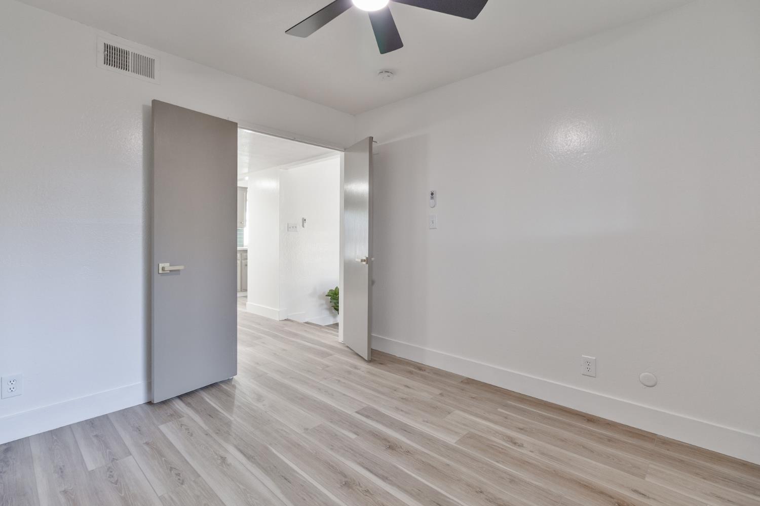 896 W Holland Ave, Clovis, CA 93612