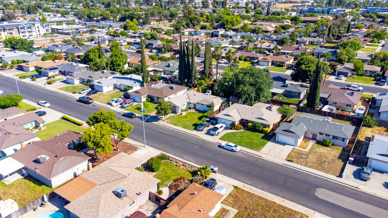 896 W Holland Ave, Clovis, CA 93612