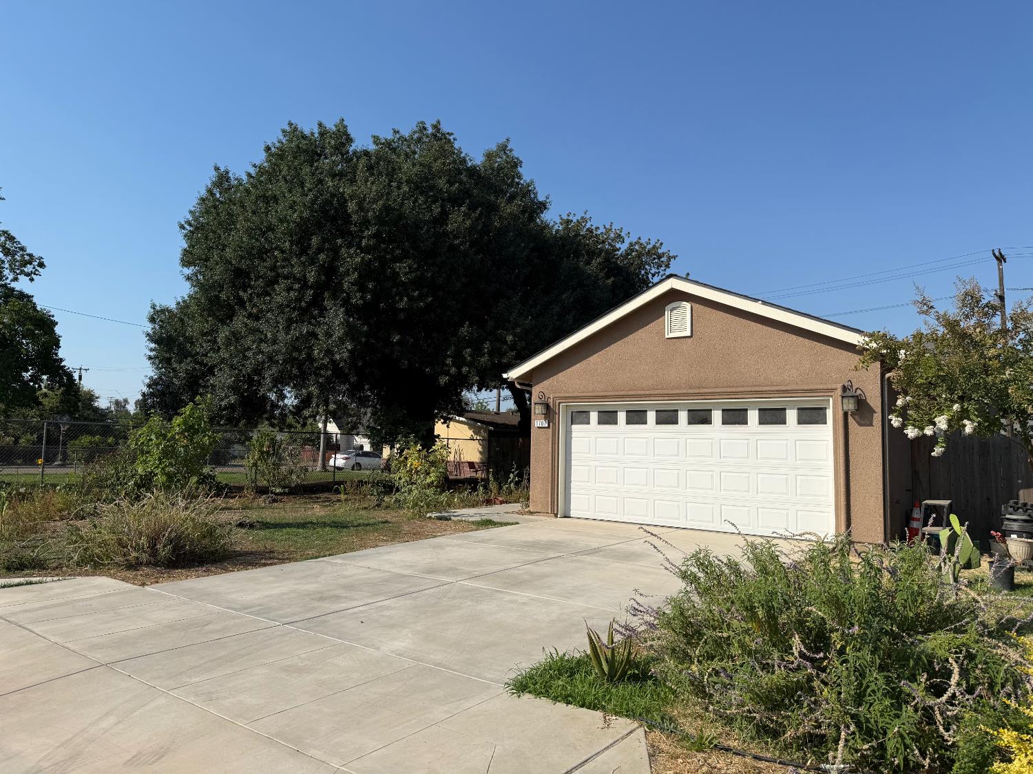 1707 Sylvia St, Selma, CA 93662