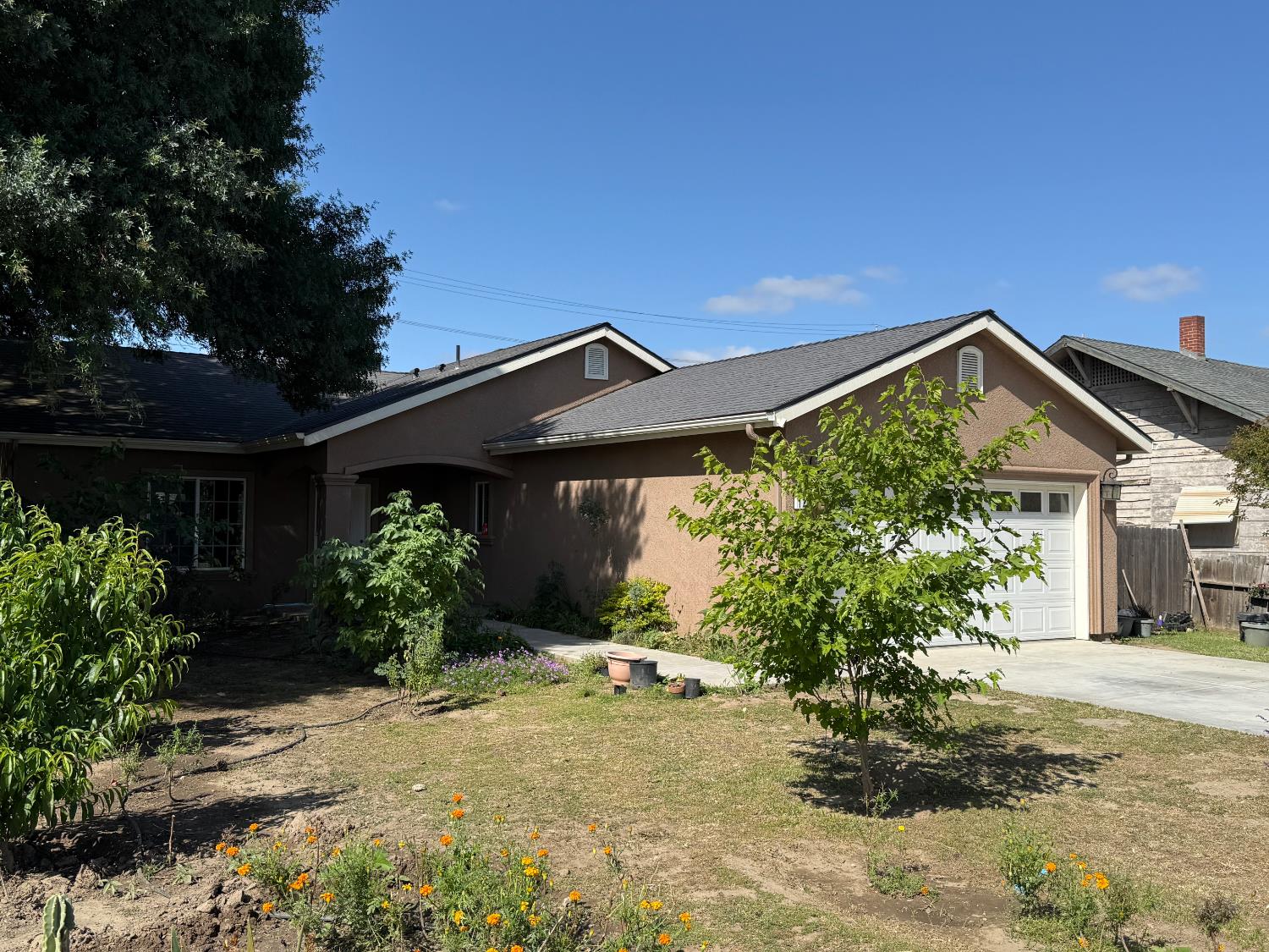 1707 Sylvia St, Selma, CA 93662