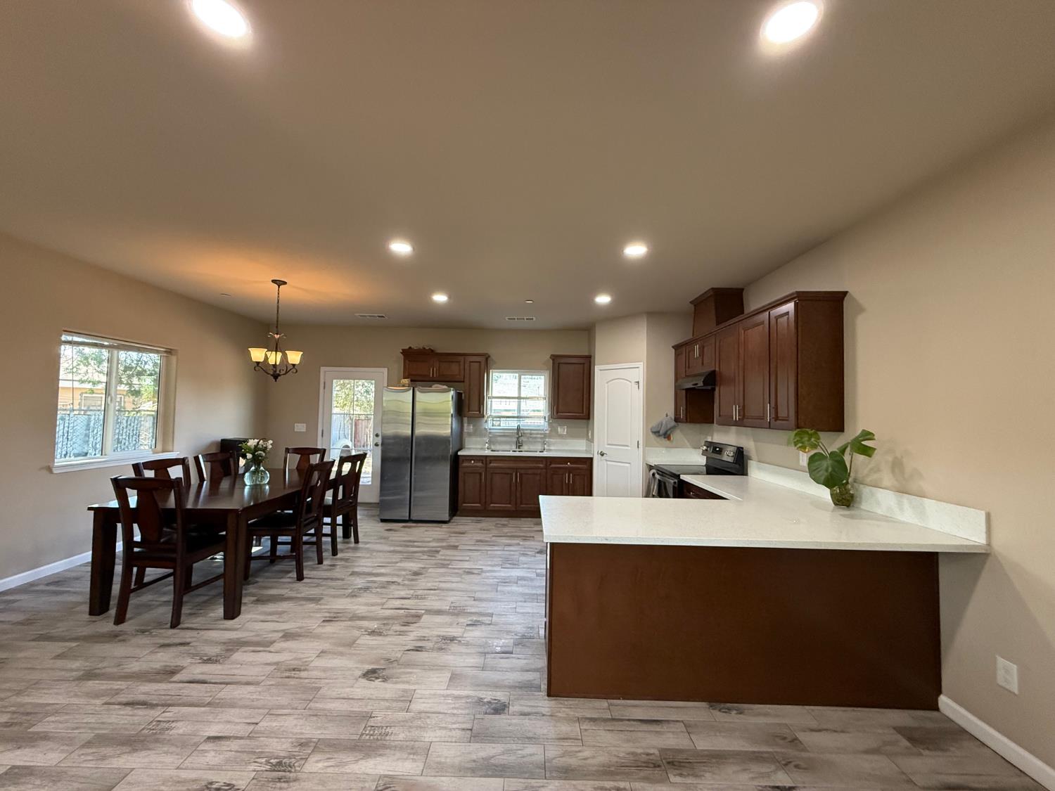 1707 Sylvia St, Selma, CA 93662