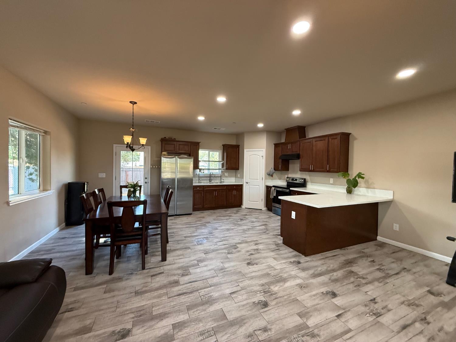 1707 Sylvia St, Selma, CA 93662