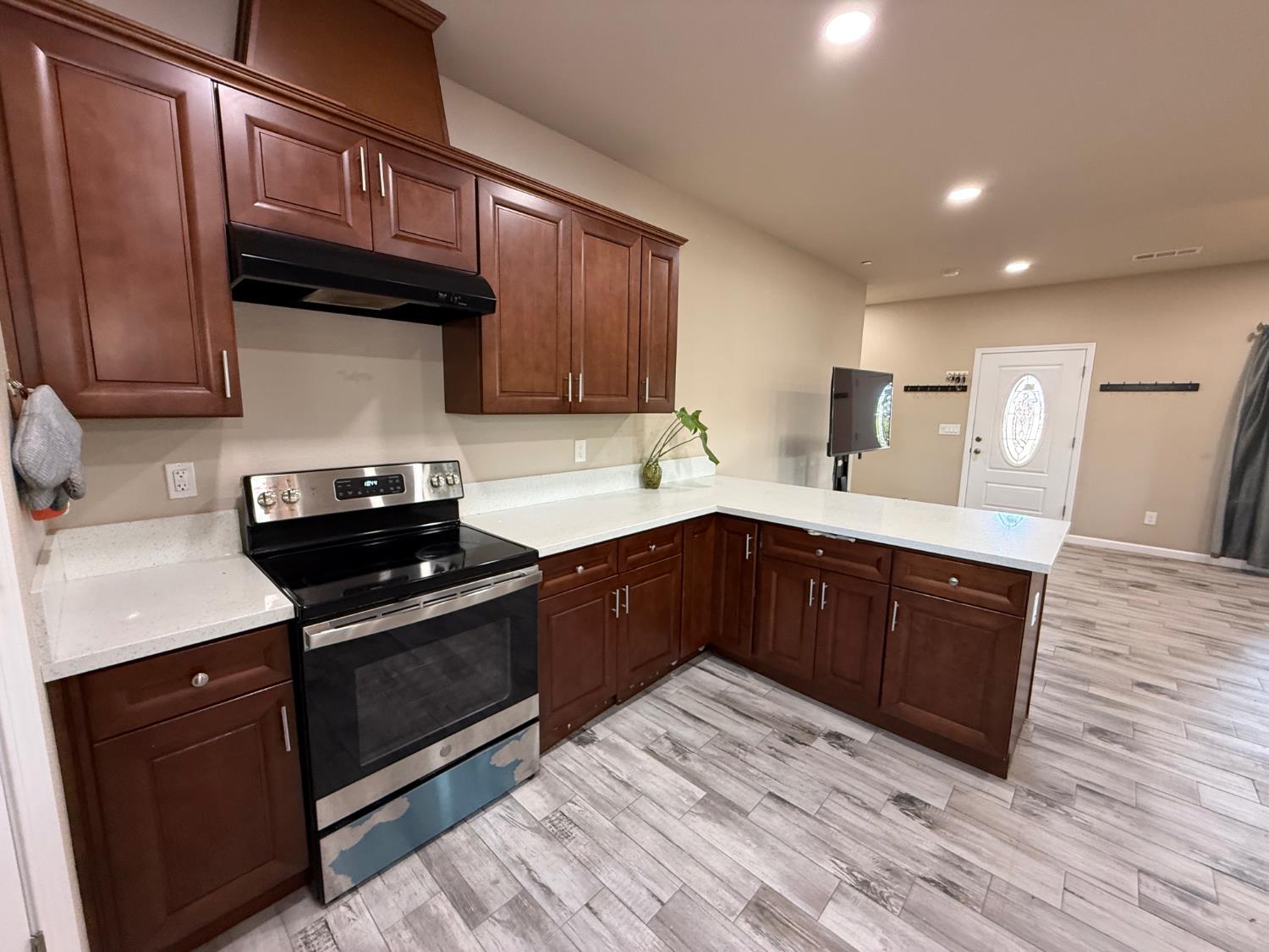 1707 Sylvia St, Selma, CA 93662