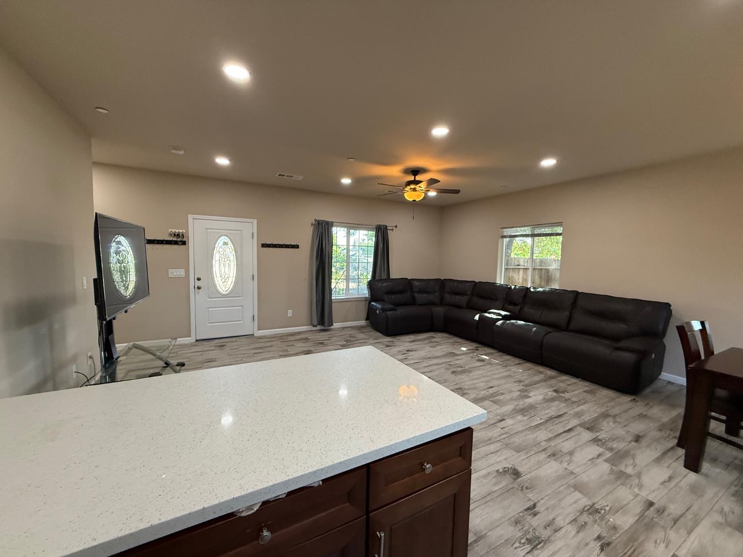 1707 Sylvia St, Selma, CA 93662
