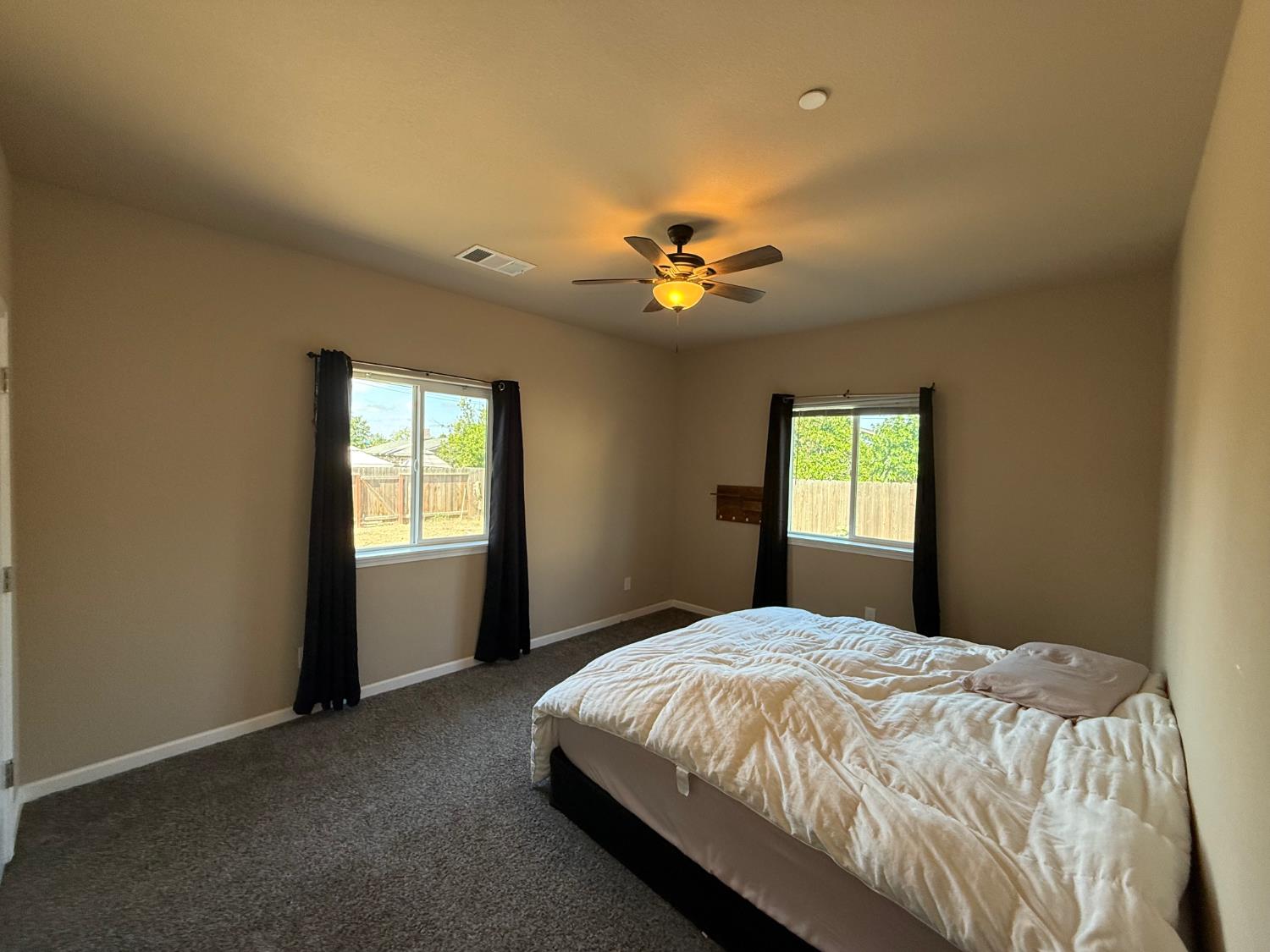 1707 Sylvia St, Selma, CA 93662