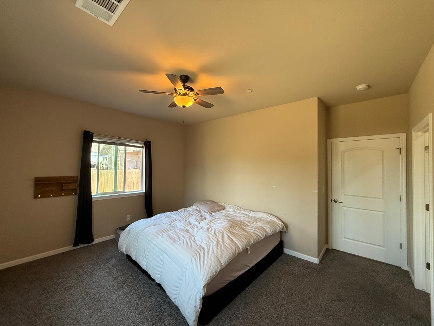 1707 Sylvia St, Selma, CA 93662