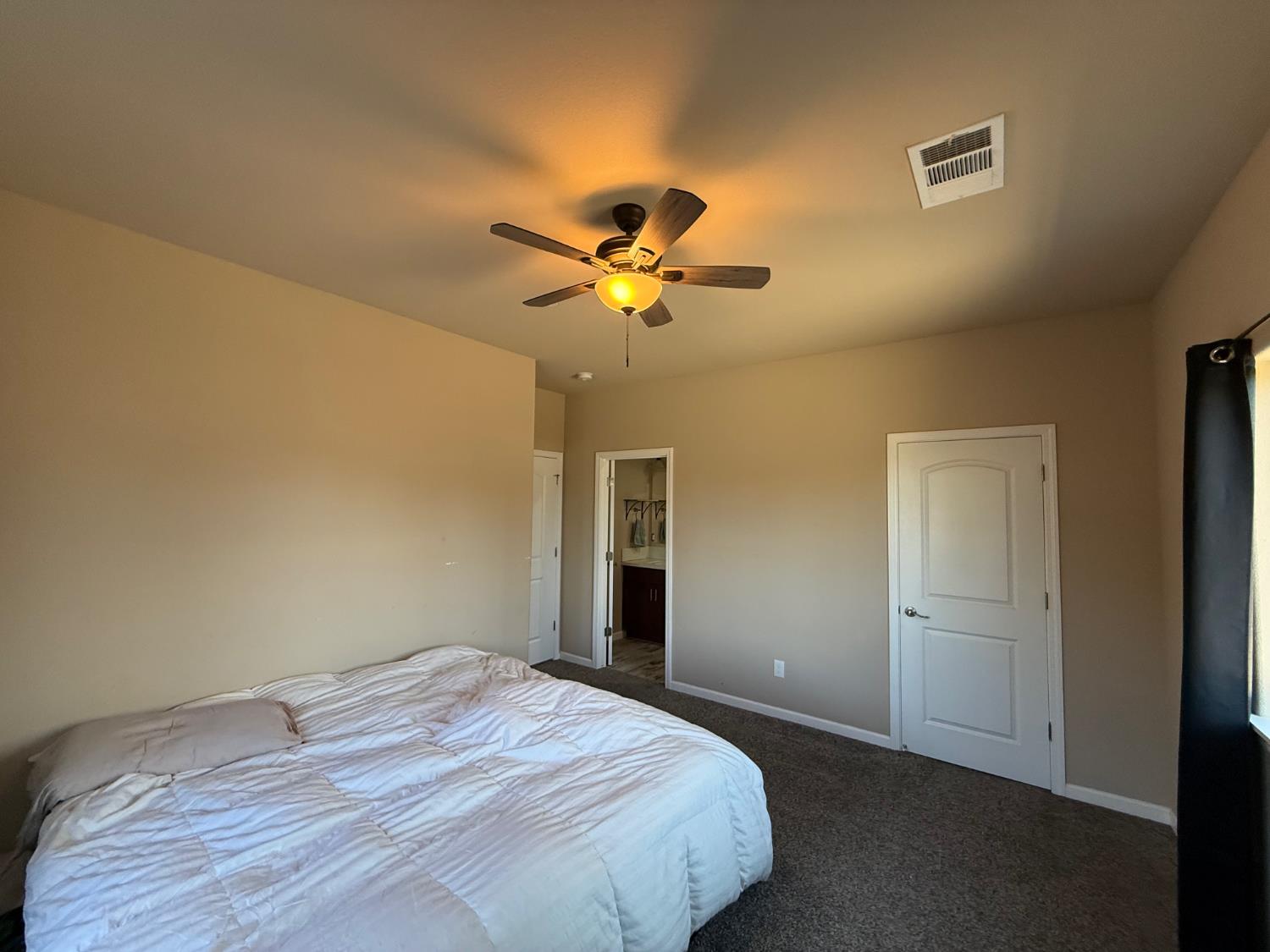 1707 Sylvia St, Selma, CA 93662
