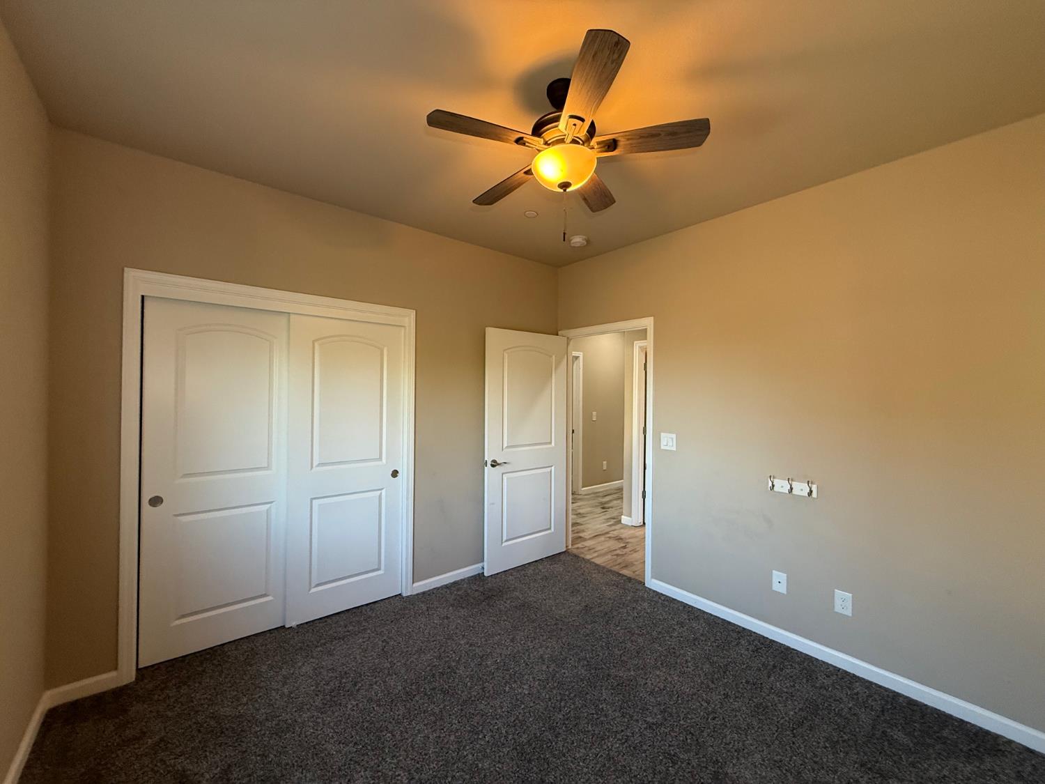 1707 Sylvia St, Selma, CA 93662