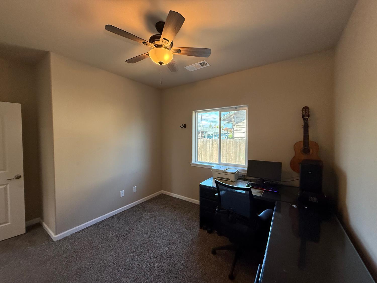 1707 Sylvia St, Selma, CA 93662