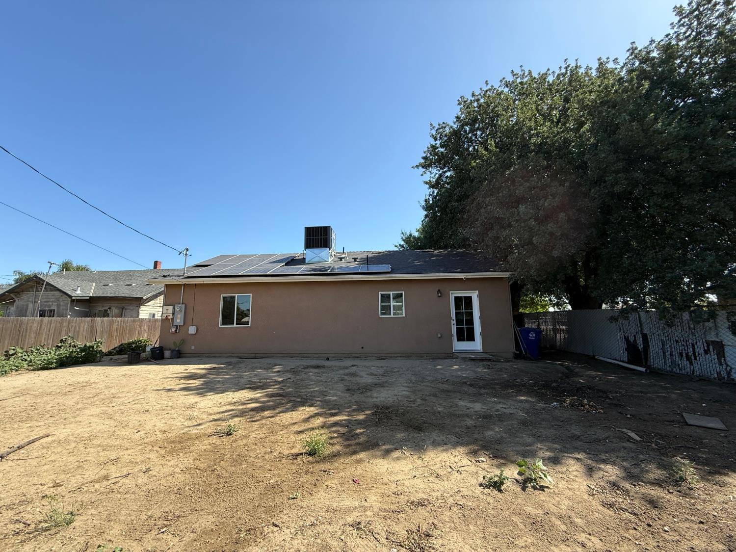 1707 Sylvia St, Selma, CA 93662