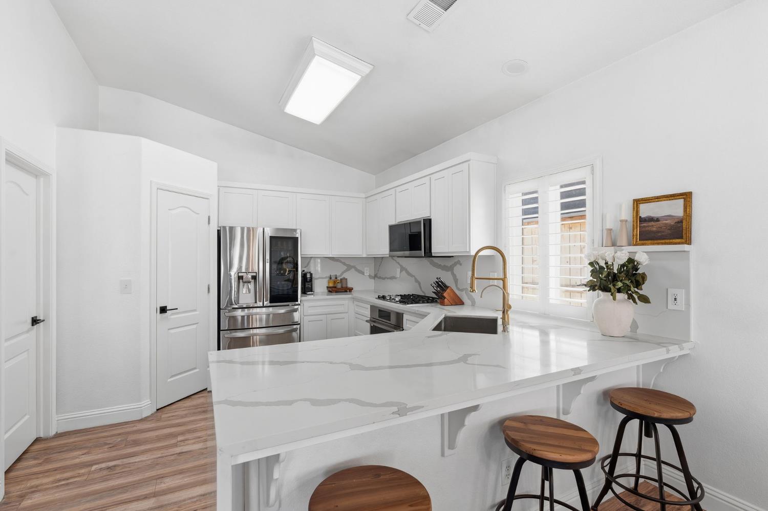 1740 N McKelvy Ave, Clovis, CA 93619