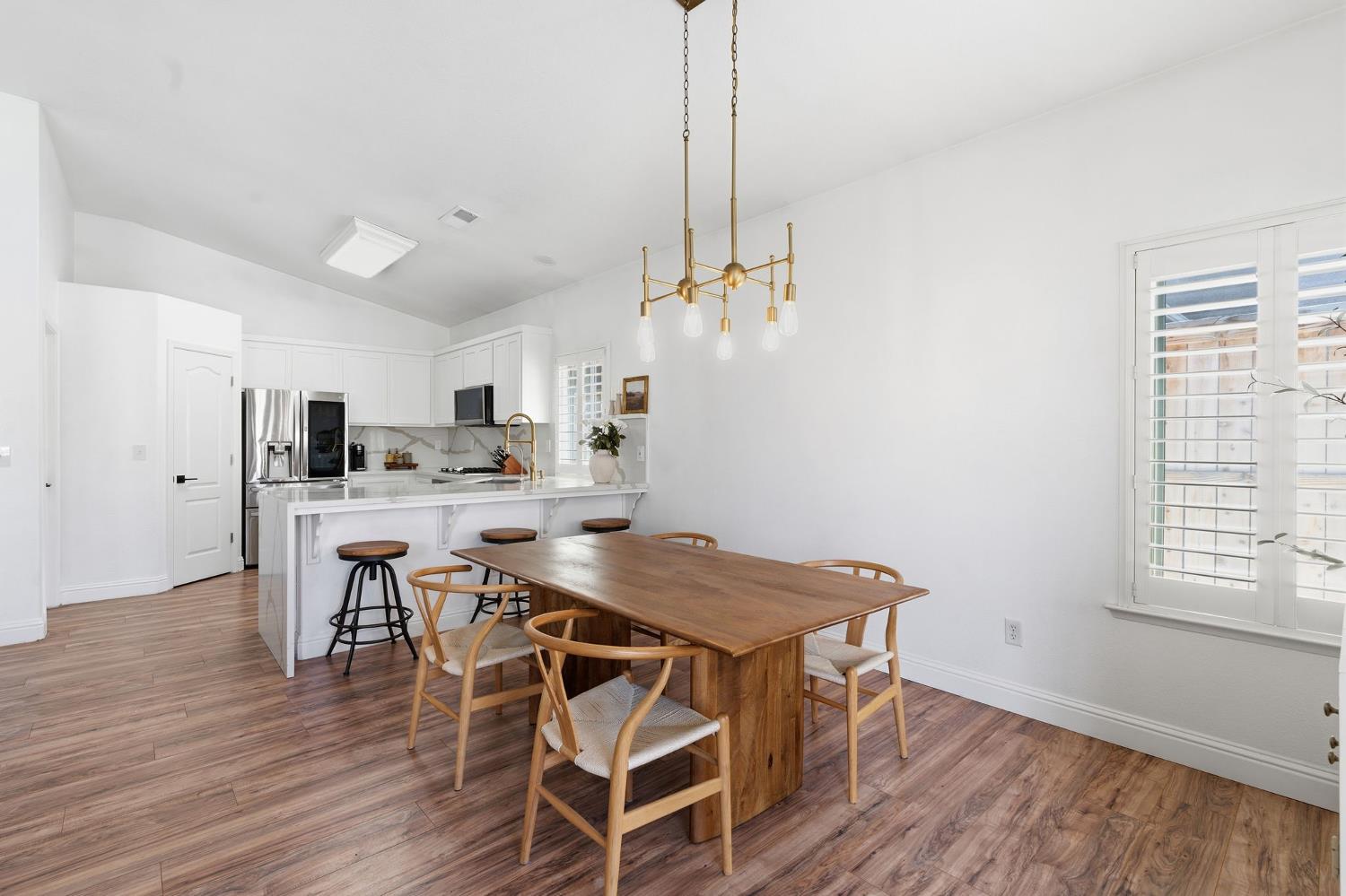 1740 N McKelvy Ave, Clovis, CA 93619