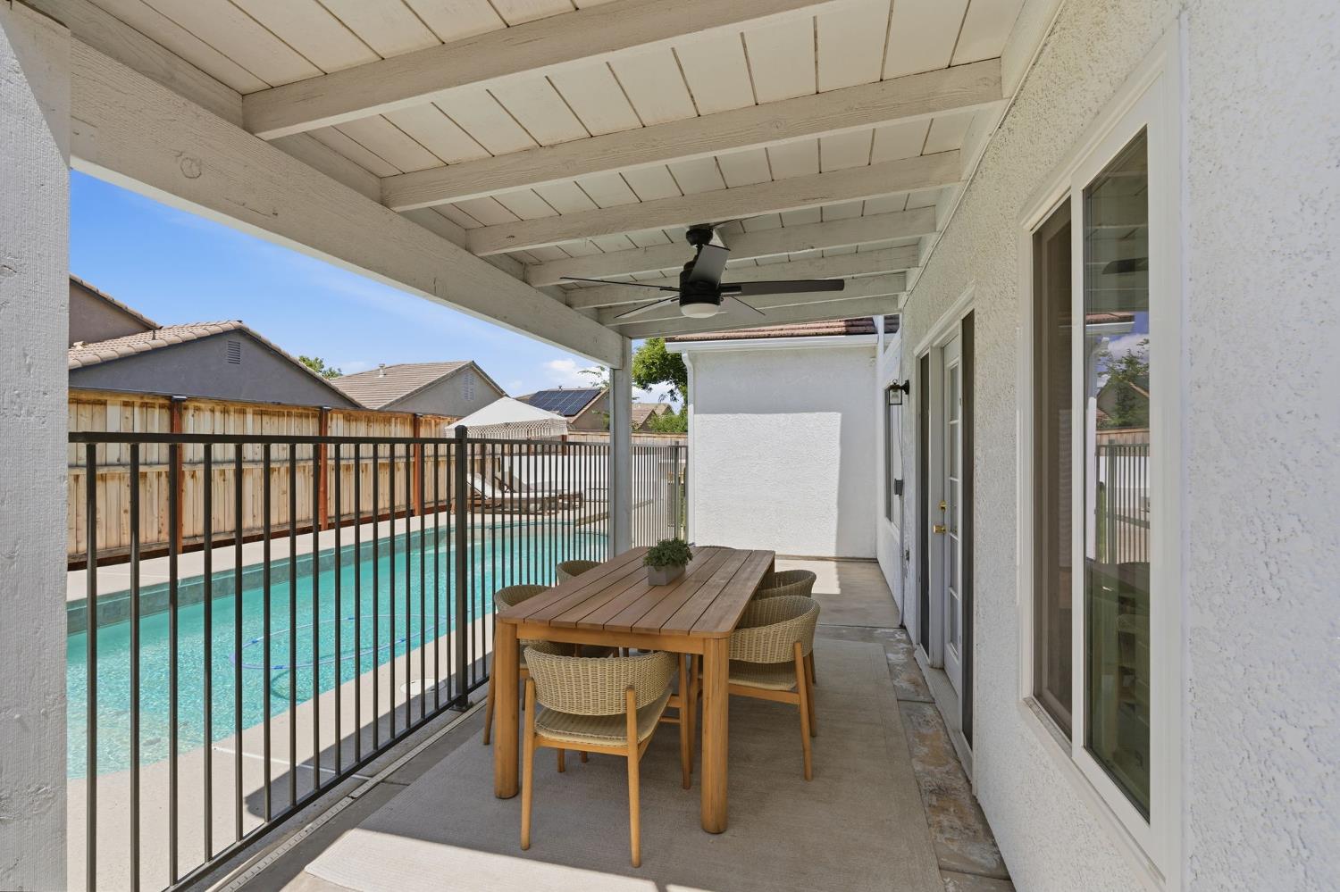 1740 N McKelvy Ave, Clovis, CA 93619