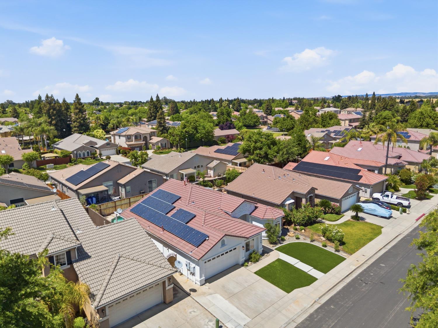 1740 N McKelvy Ave, Clovis, CA 93619