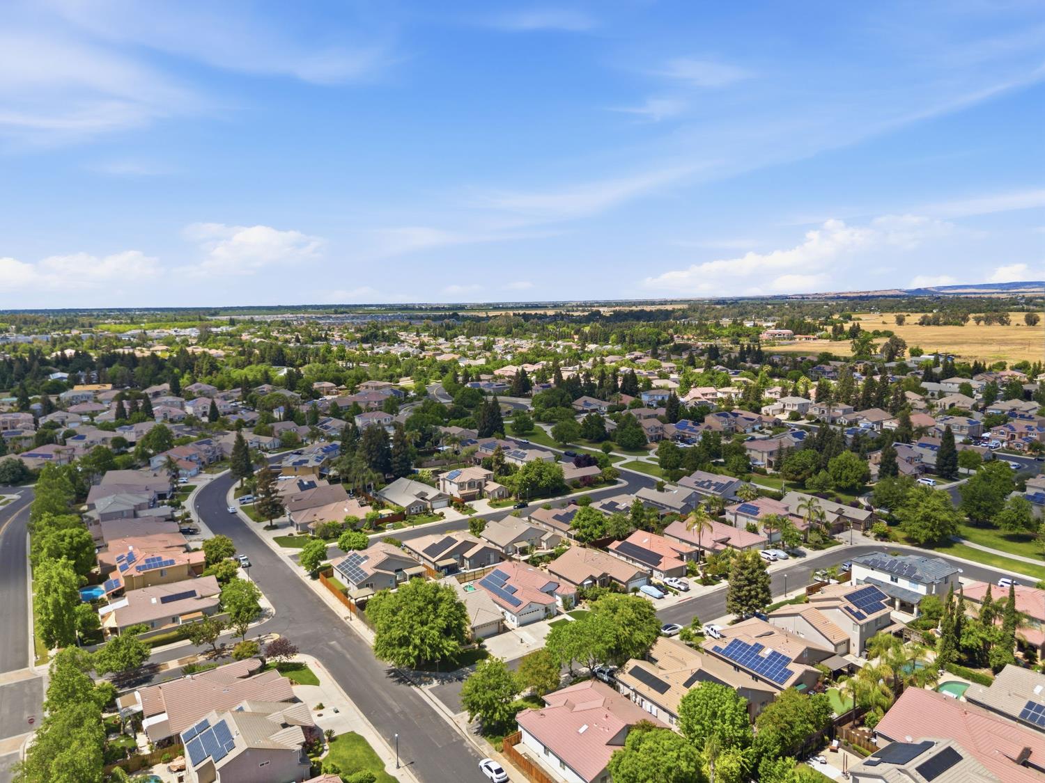 1740 N McKelvy Ave, Clovis, CA 93619