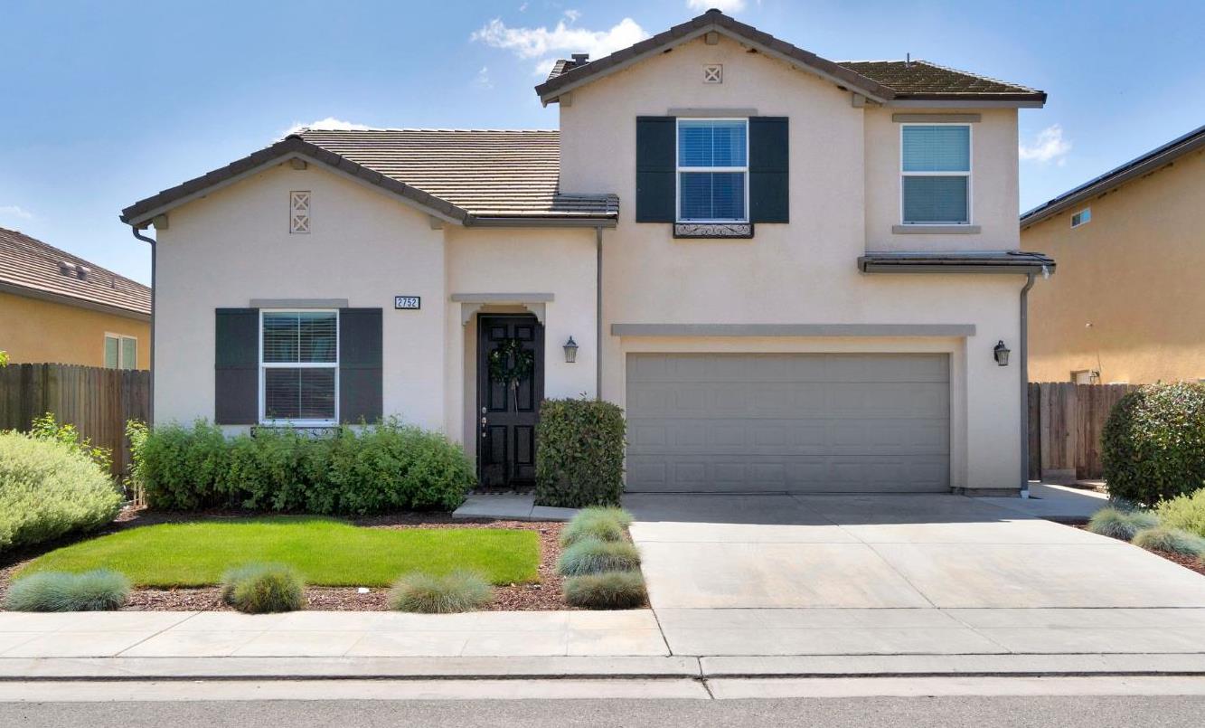 2752 Pontiac Ave, Clovis, CA 93611