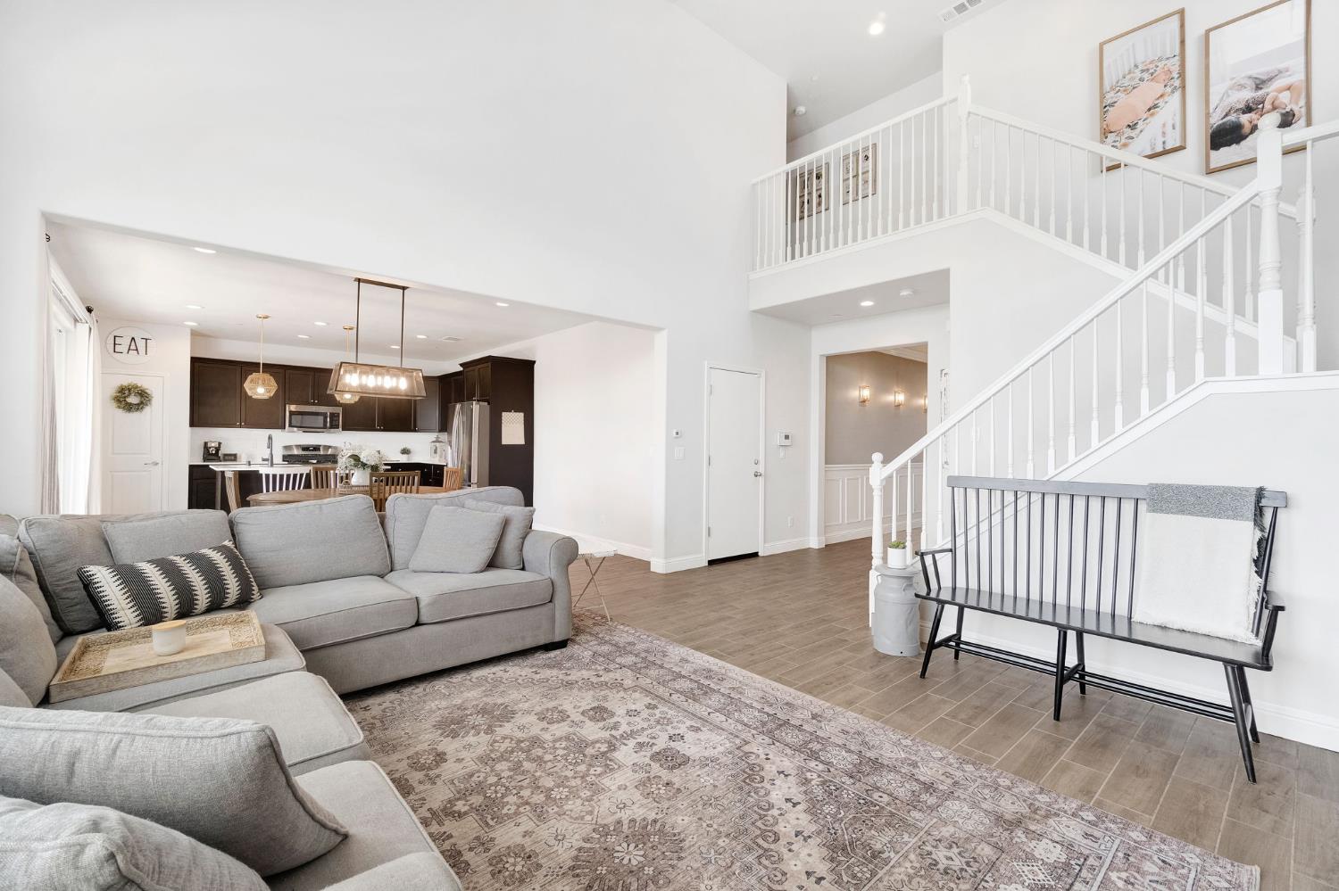 2752 Pontiac Ave, Clovis, CA 93611