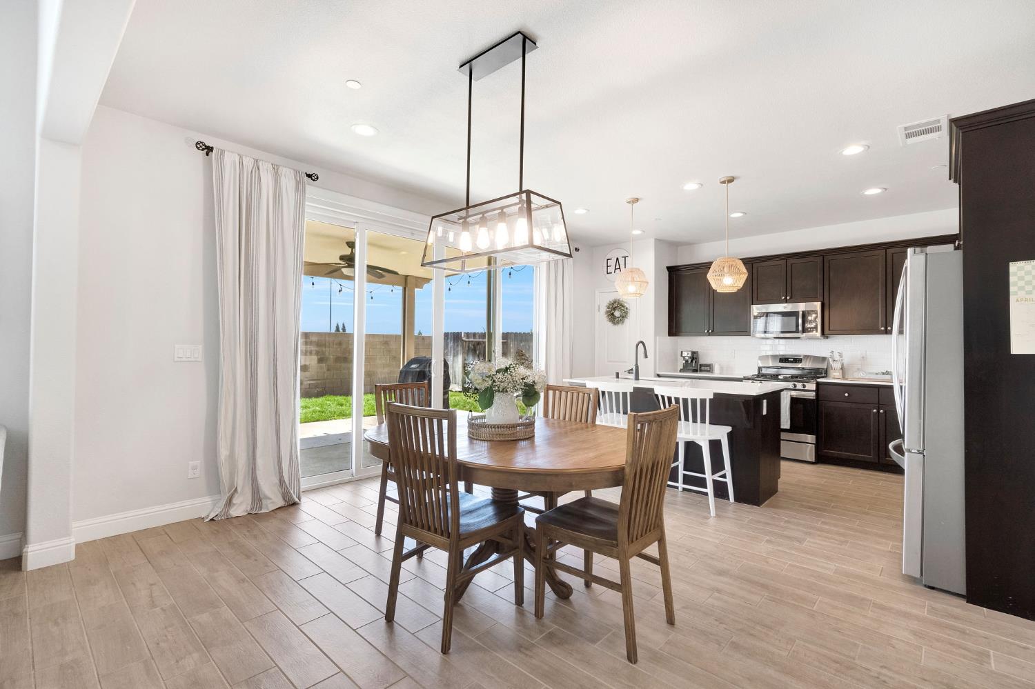 2752 Pontiac Ave, Clovis, CA 93611