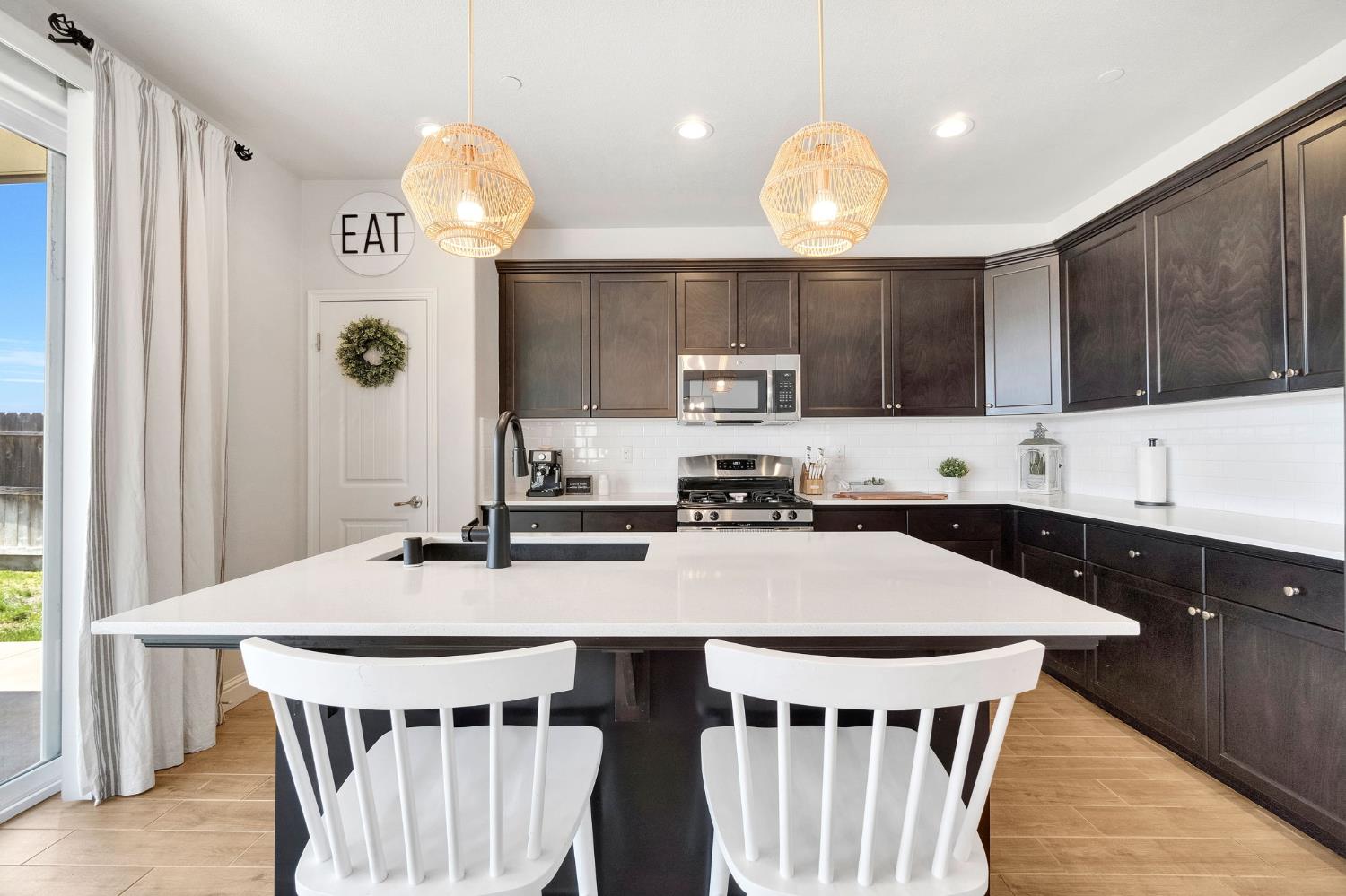 2752 Pontiac Ave, Clovis, CA 93611