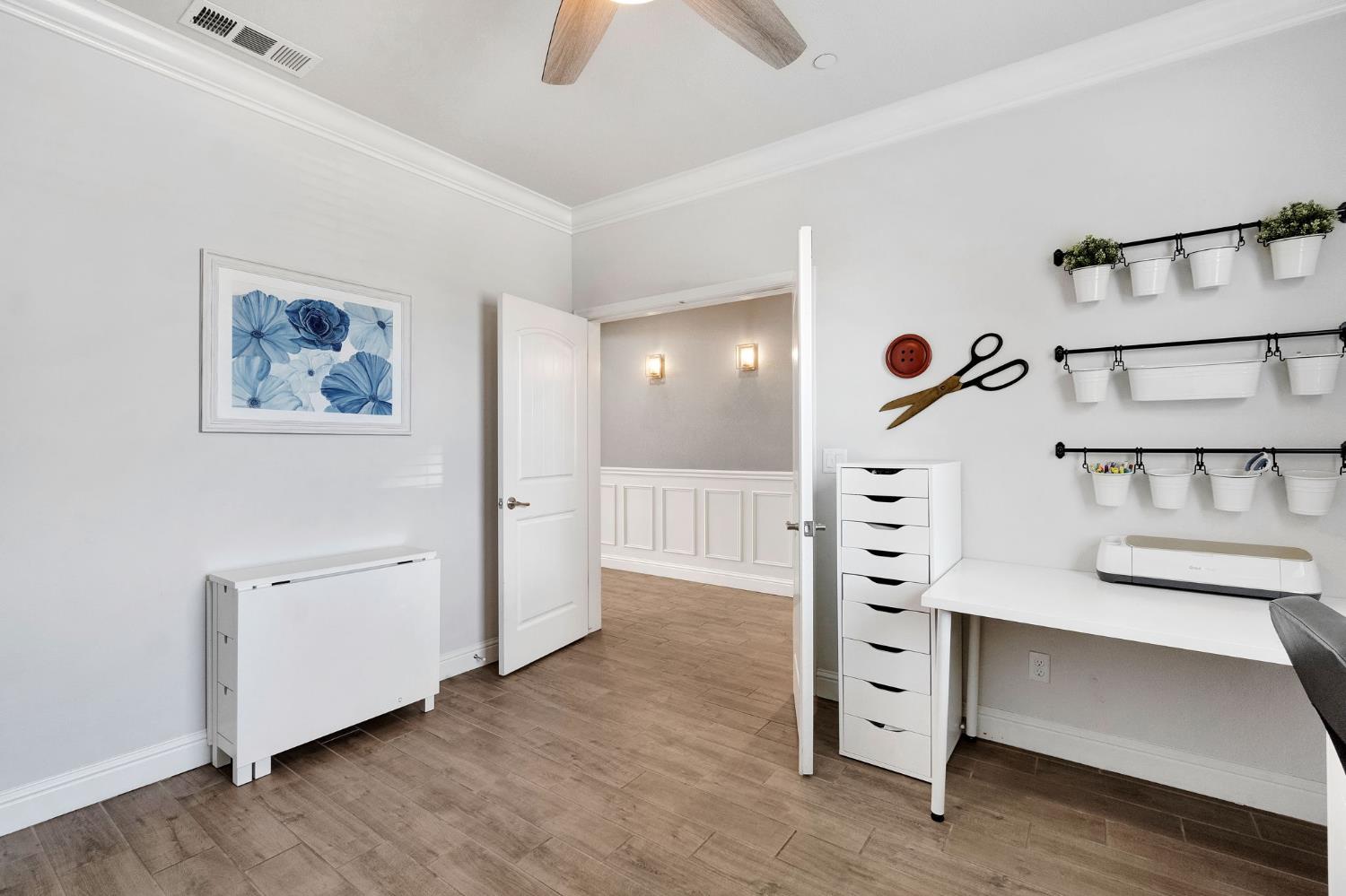 2752 Pontiac Ave, Clovis, CA 93611