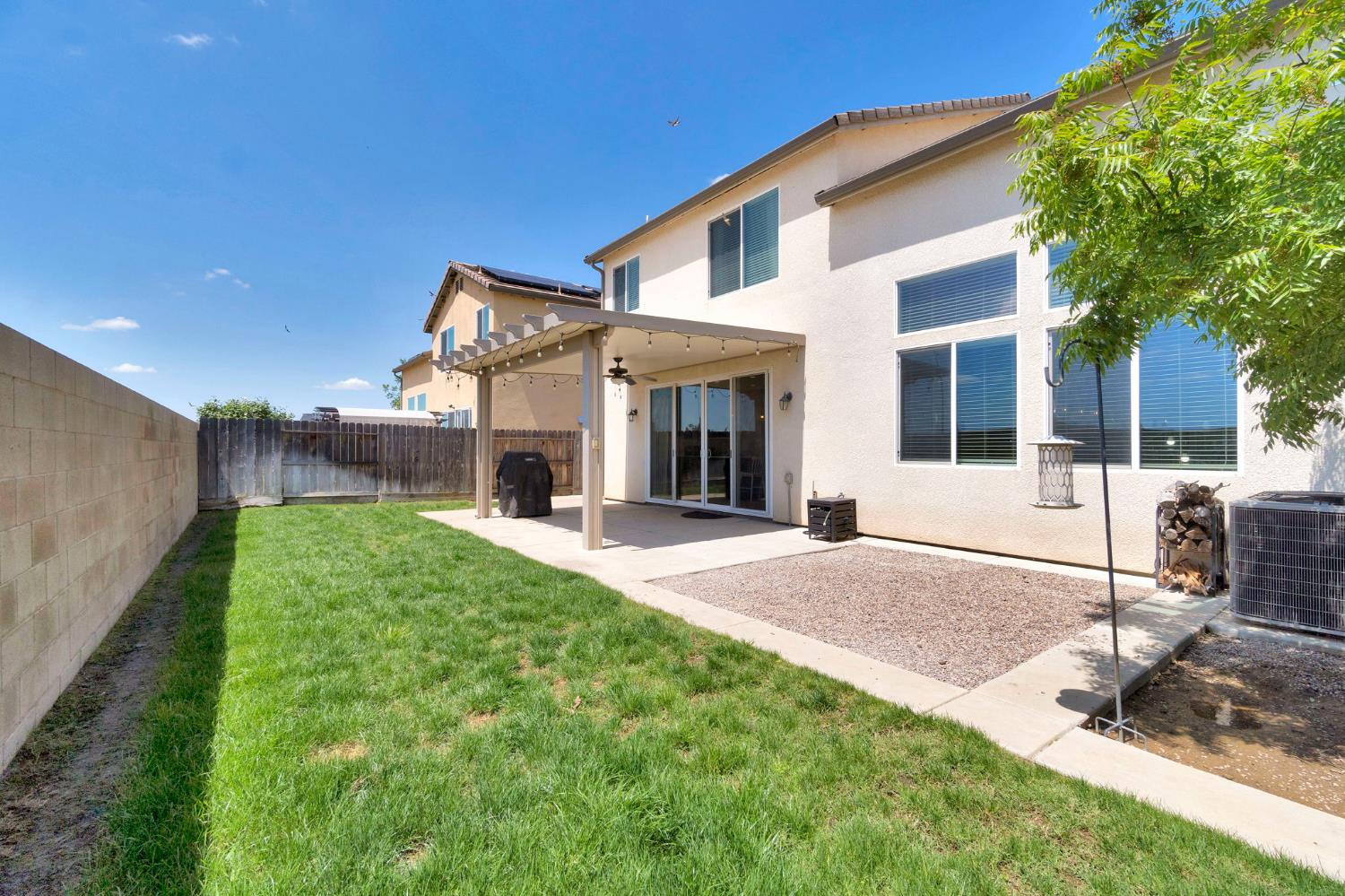 2752 Pontiac Ave, Clovis, CA 93611