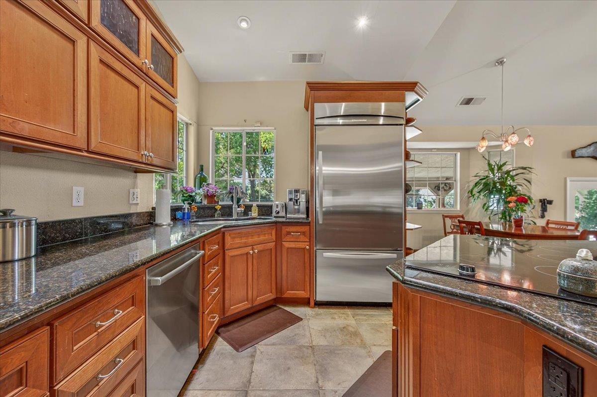 6155 Dockery Ave, Clovis, CA 93619