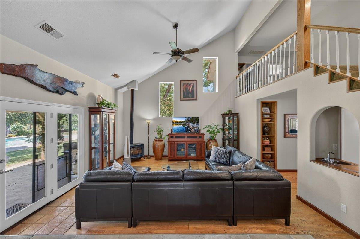 6155 Dockery Ave, Clovis, CA 93619