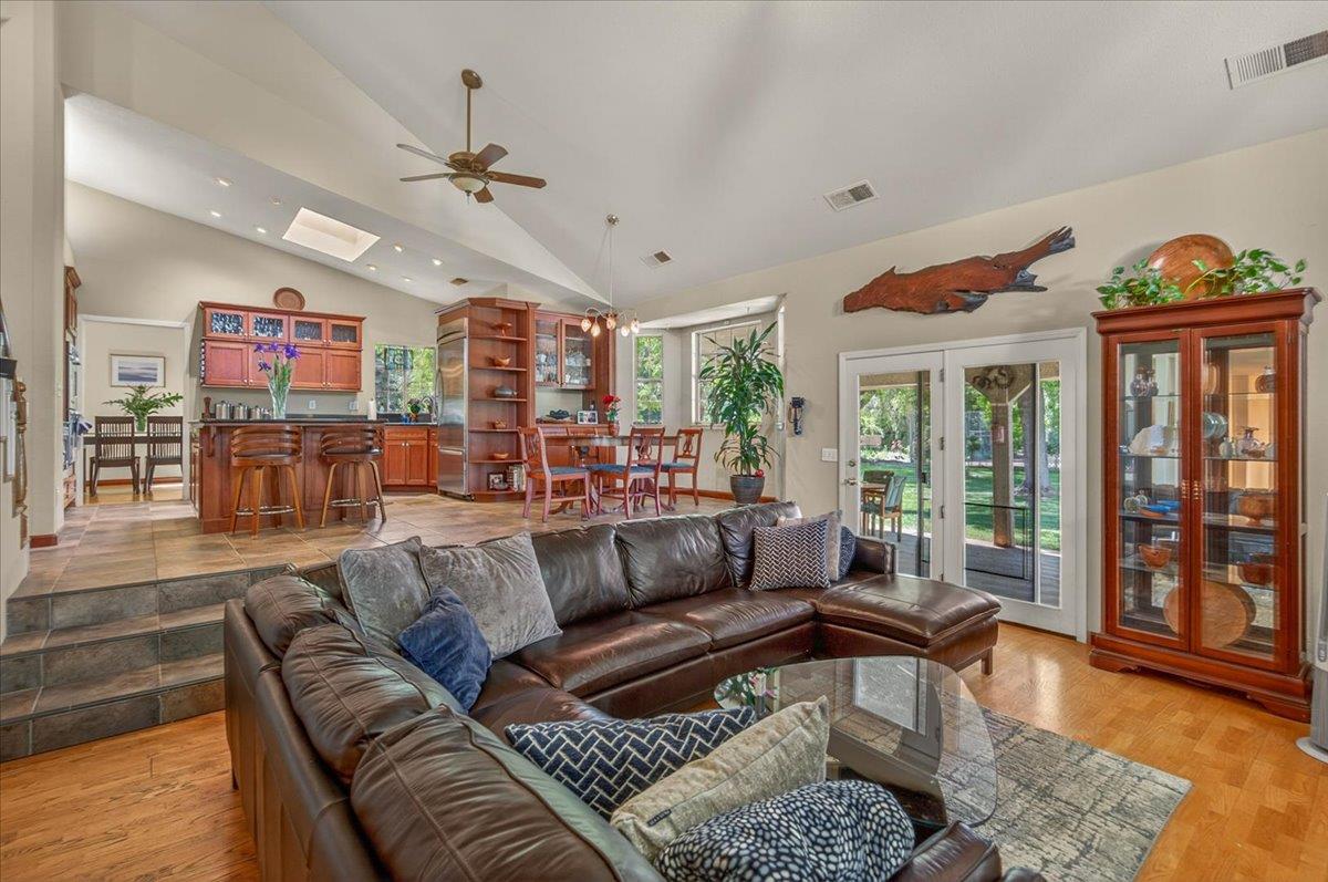 6155 Dockery Ave, Clovis, CA 93619