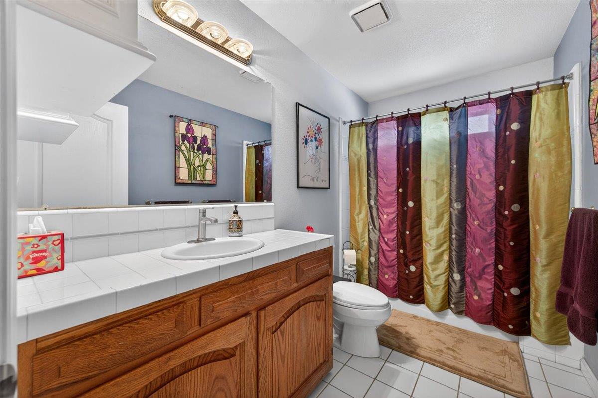 6155 Dockery Ave, Clovis, CA 93619