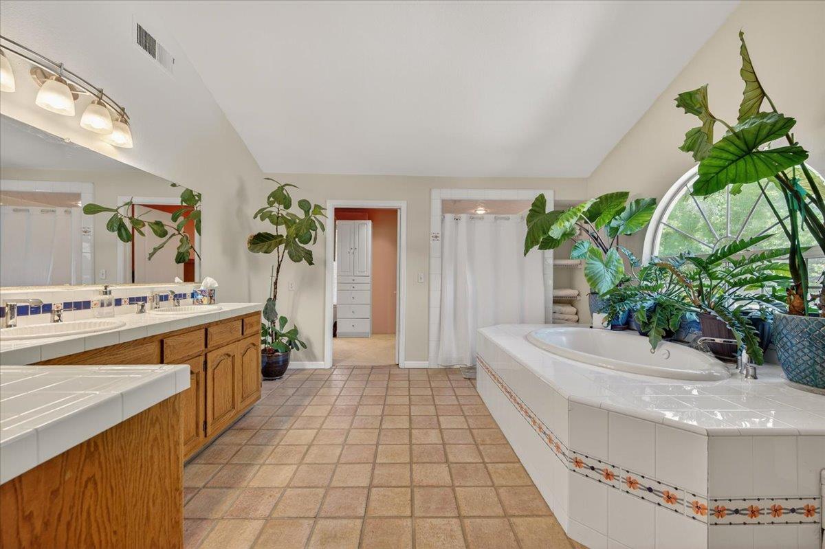 6155 Dockery Ave, Clovis, CA 93619