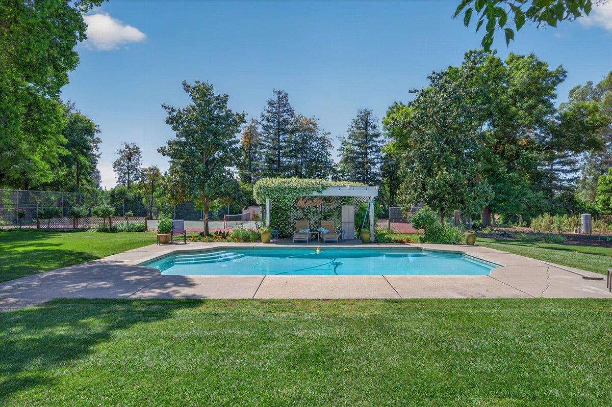 6155 Dockery Ave, Clovis, CA 93619