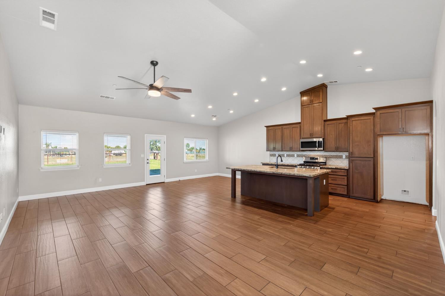 20190 Del Mar Rd, Madera, CA 93638