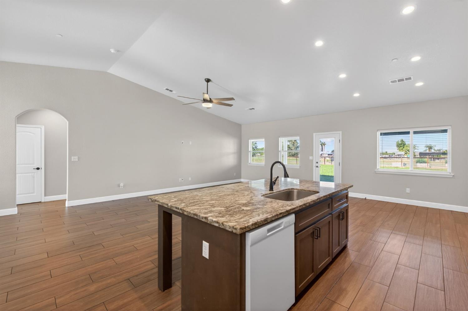 20190 Del Mar Rd, Madera, CA 93638
