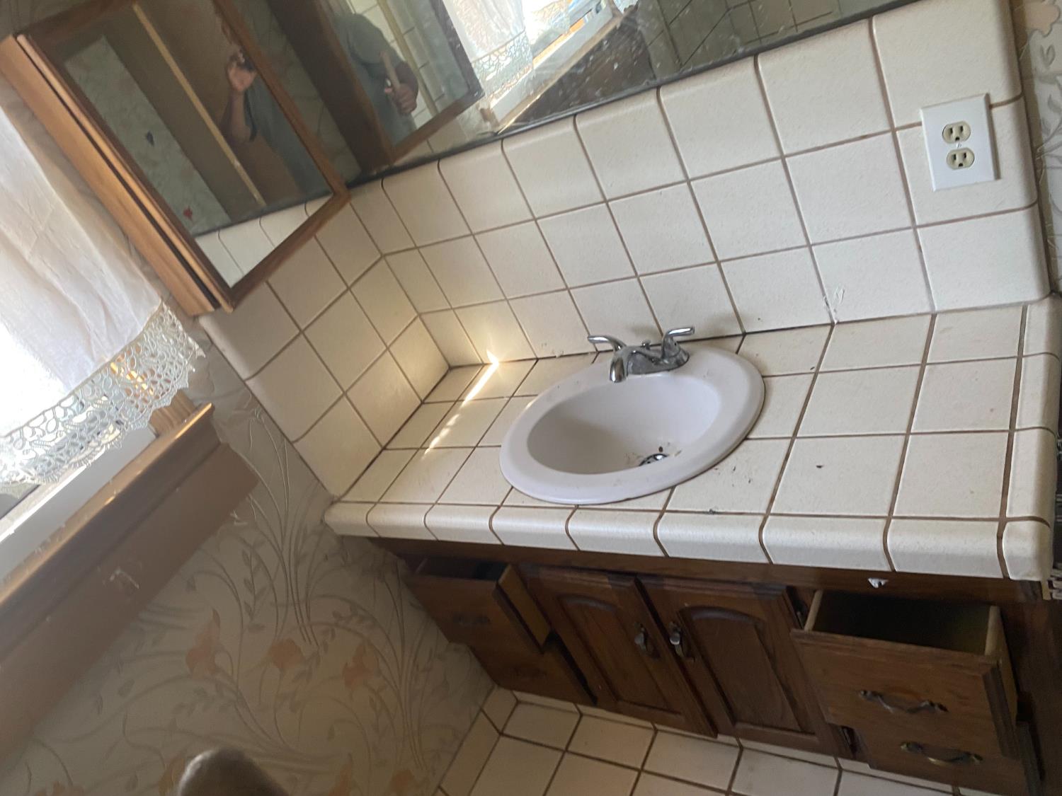 1343 N Esther Way, Fresno, CA 93728