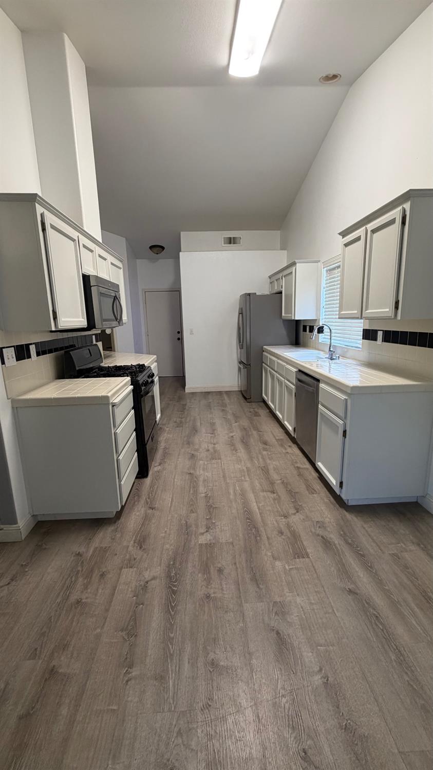 5398 W Robinson Ave, Fresno, CA 93722