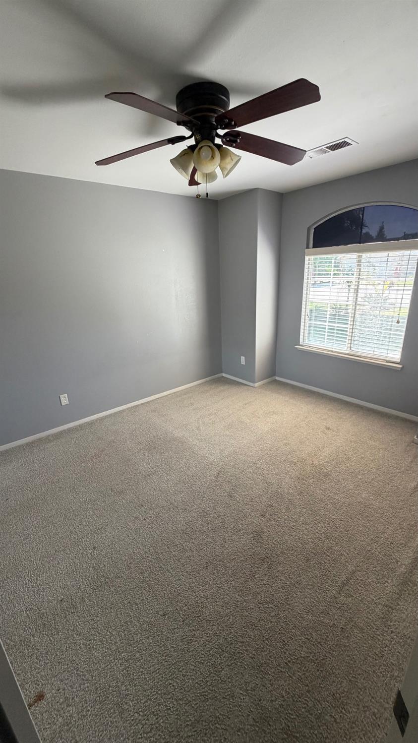 5398 W Robinson Ave, Fresno, CA 93722