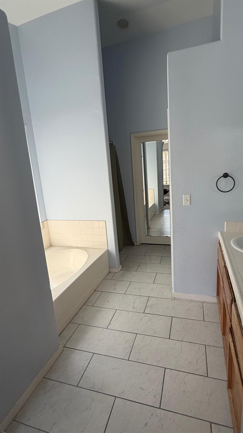 5398 W Robinson Ave, Fresno, CA 93722