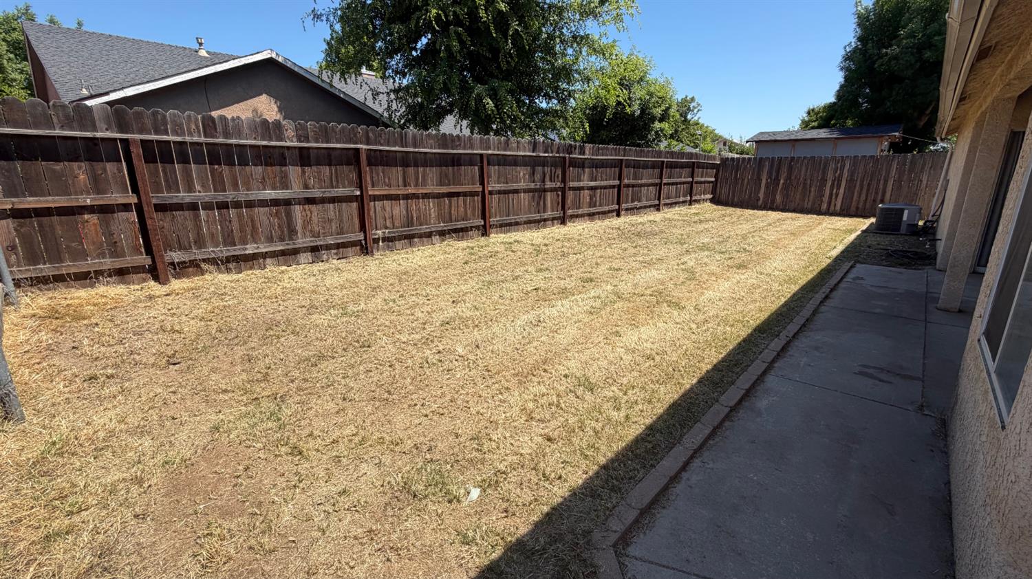 5398 W Robinson Ave, Fresno, CA 93722