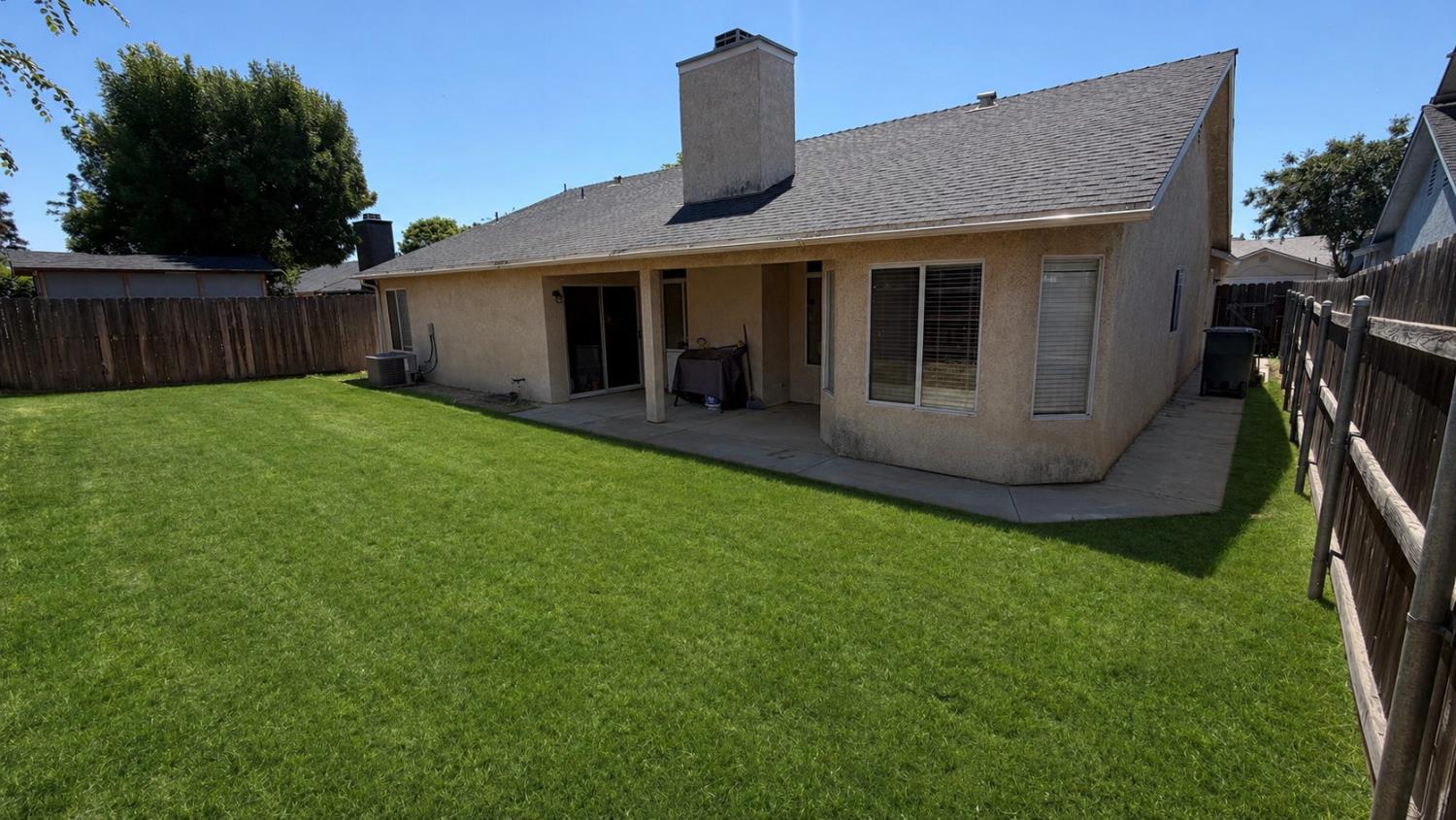 5398 W Robinson Ave, Fresno, CA 93722