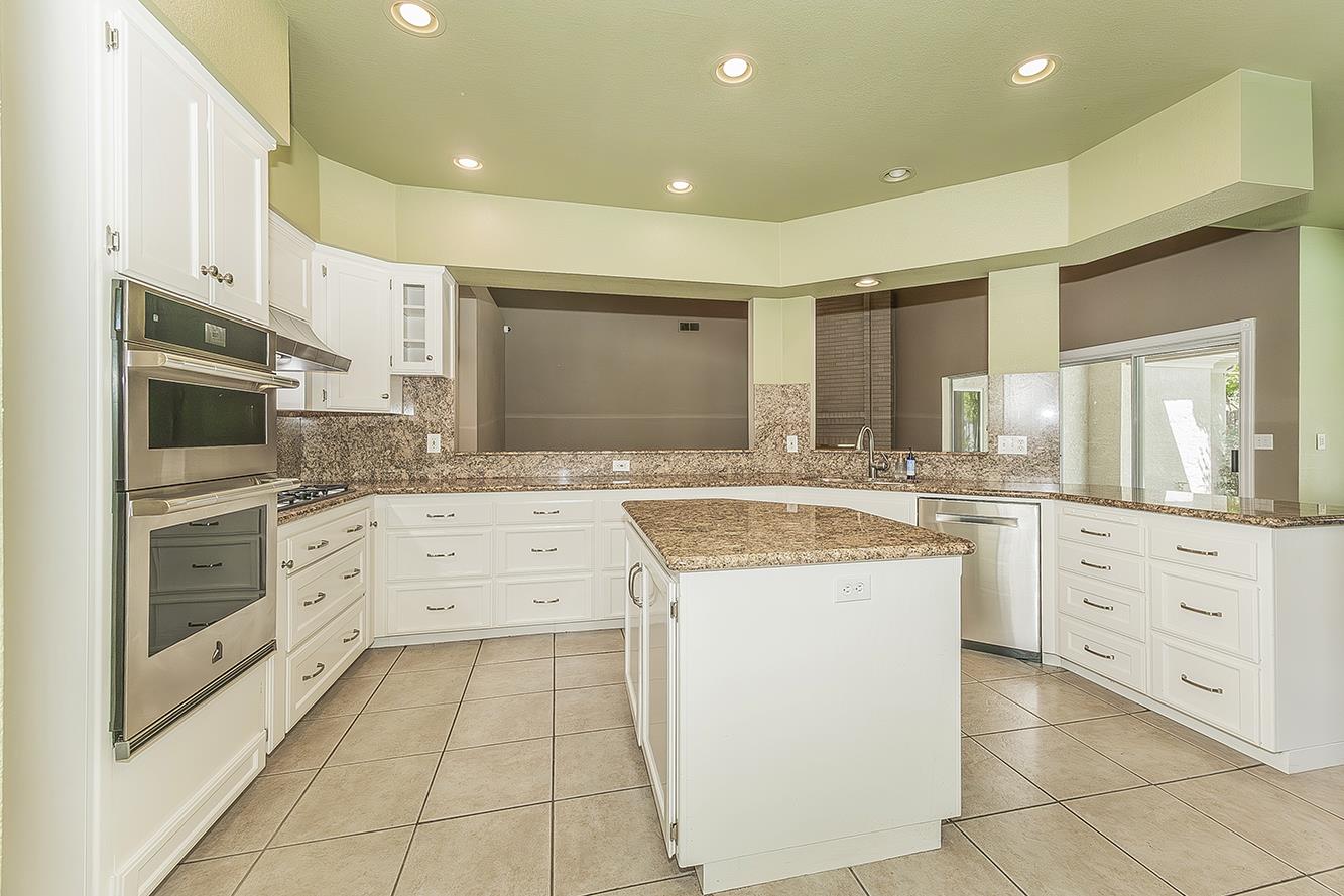 2856 W Athens Ave, Fresno, CA 93711