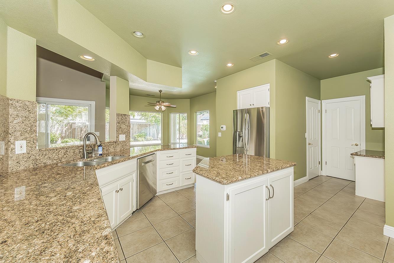2856 W Athens Ave, Fresno, CA 93711