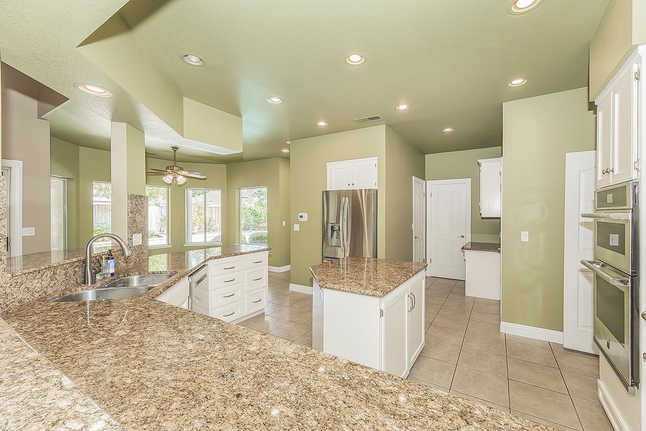 2856 W Athens Ave, Fresno, CA 93711