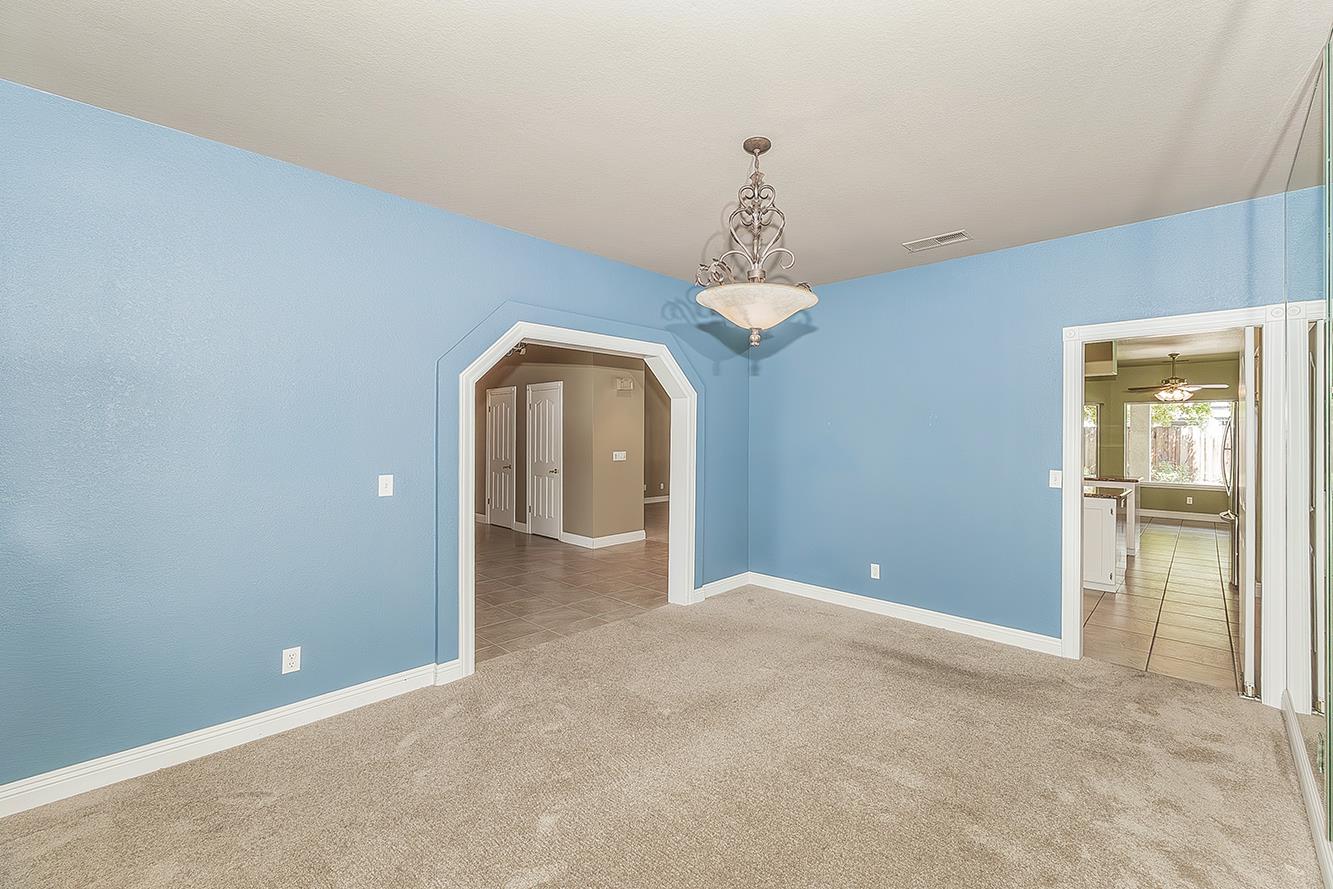 2856 W Athens Ave, Fresno, CA 93711