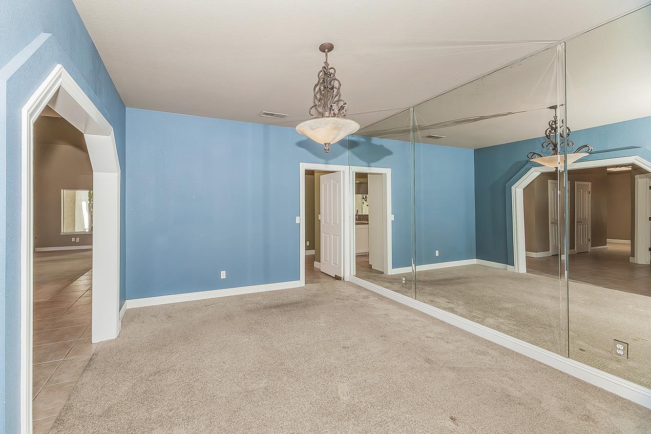 2856 W Athens Ave, Fresno, CA 93711