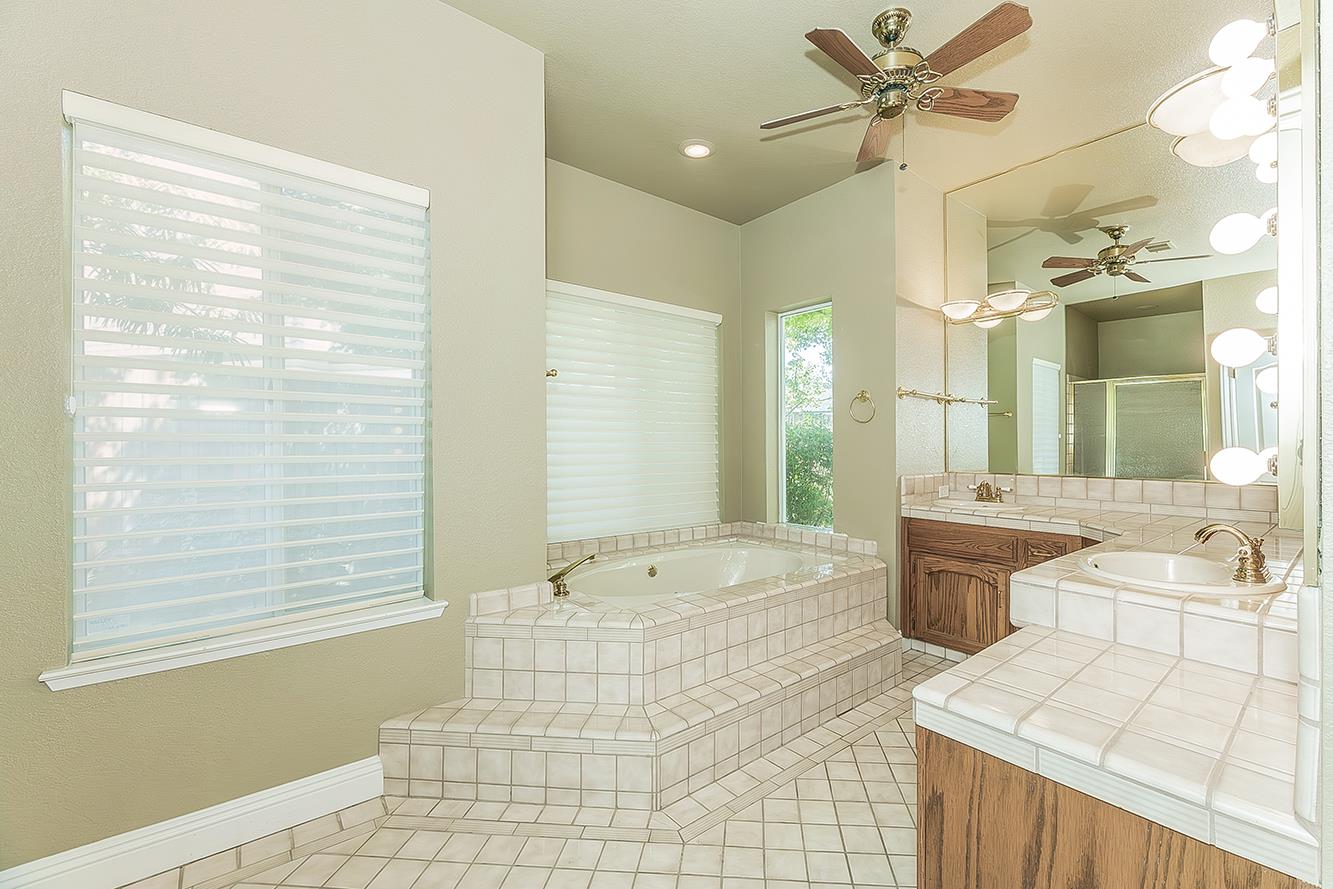 2856 W Athens Ave, Fresno, CA 93711