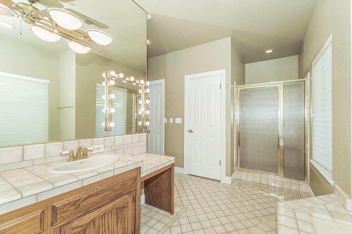2856 W Athens Ave, Fresno, CA 93711