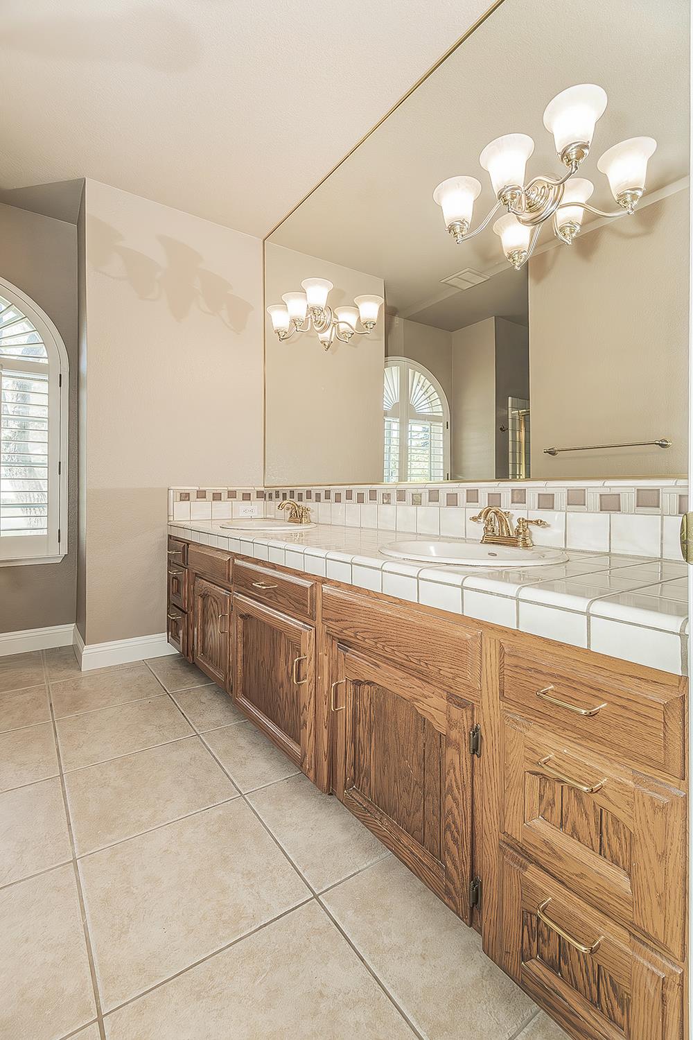 2856 W Athens Ave, Fresno, CA 93711