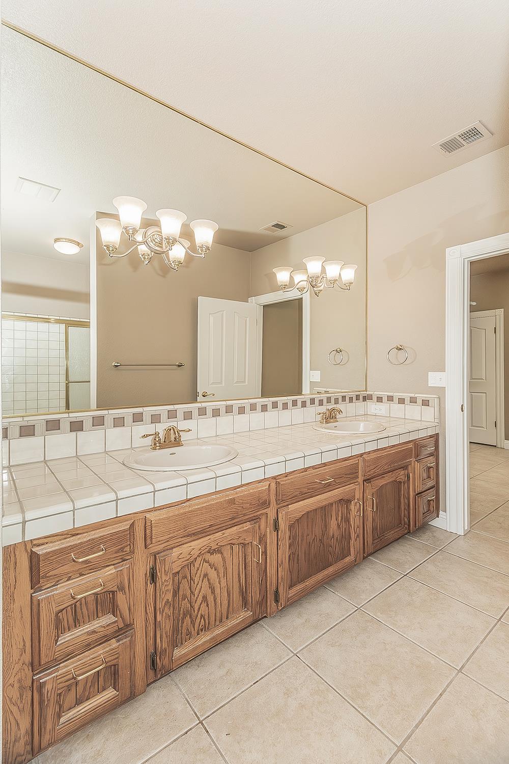 2856 W Athens Ave, Fresno, CA 93711