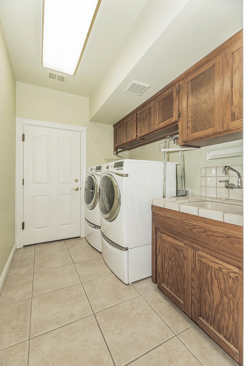 2856 W Athens Ave, Fresno, CA 93711